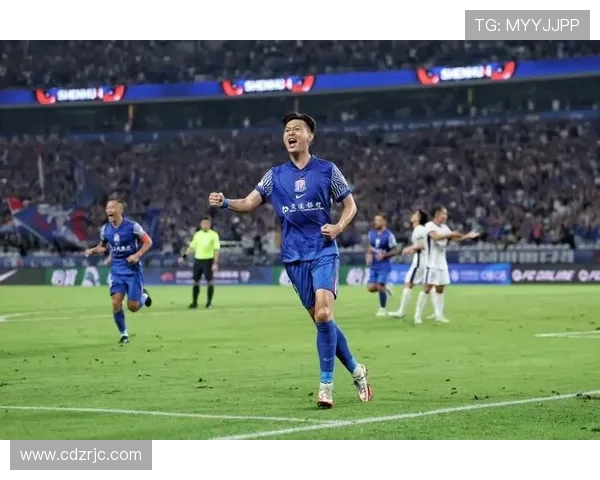 上海申花主场鏖战劲敌巅峰对决再掀中超冠军争夺激情风暴 上海申花主场鏖战劲敌巅峰对决再掀中超冠军争夺激情风暴