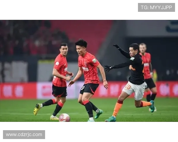 成都蓉城主场激战青岛海牛巅峰对决上演中超激情之夜 成都蓉城主场激战青岛海牛巅峰对决上演中超激情之夜