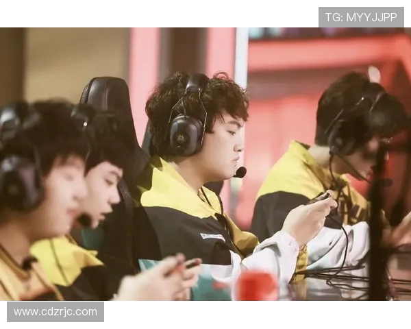 FPX在世界冠军杯中的比赛经验分析与表现评估 FPX在世界冠军杯中的比赛经验分析与表现评估