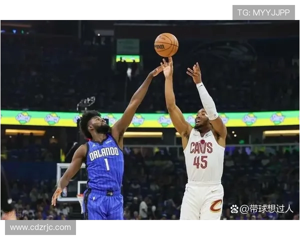 克利夫兰骑士对阵激战揭幕 全力争胜迎接新赛季挑战