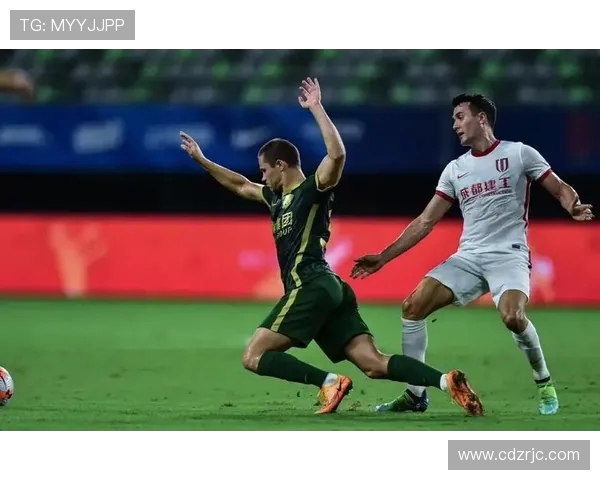 拜仁慕尼黑迎战强敌，精彩对决引发球迷热议，谁将笑到最后